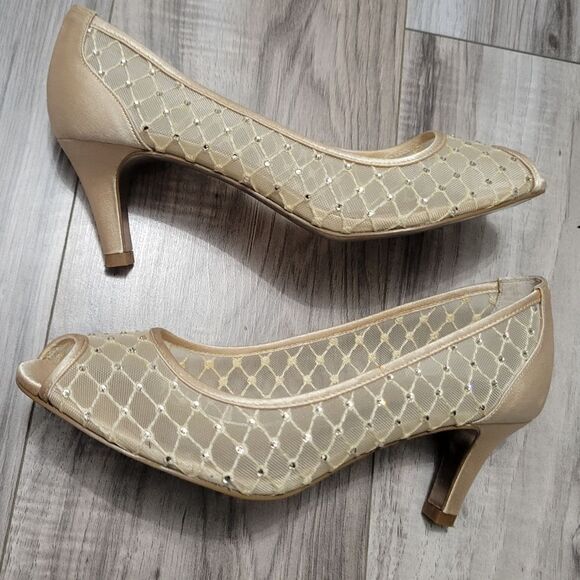 Adrianna papell heels sz 7 gold tone - Picture 12 of 16
